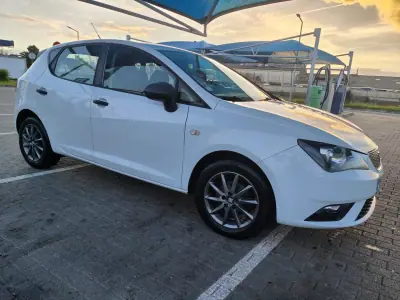 SEAT Ibiza 2015 - 7990 EUR, 159000 km - AUTO.MOTO.pt - 159000km - foto 3 de 13