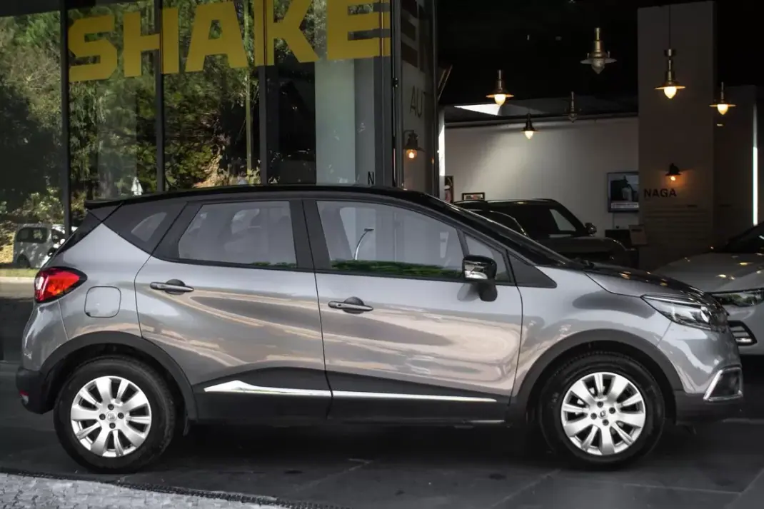 Renault Captur 2014 - 10900 EUR, 135948 km - 135948km - foto 5 de 38