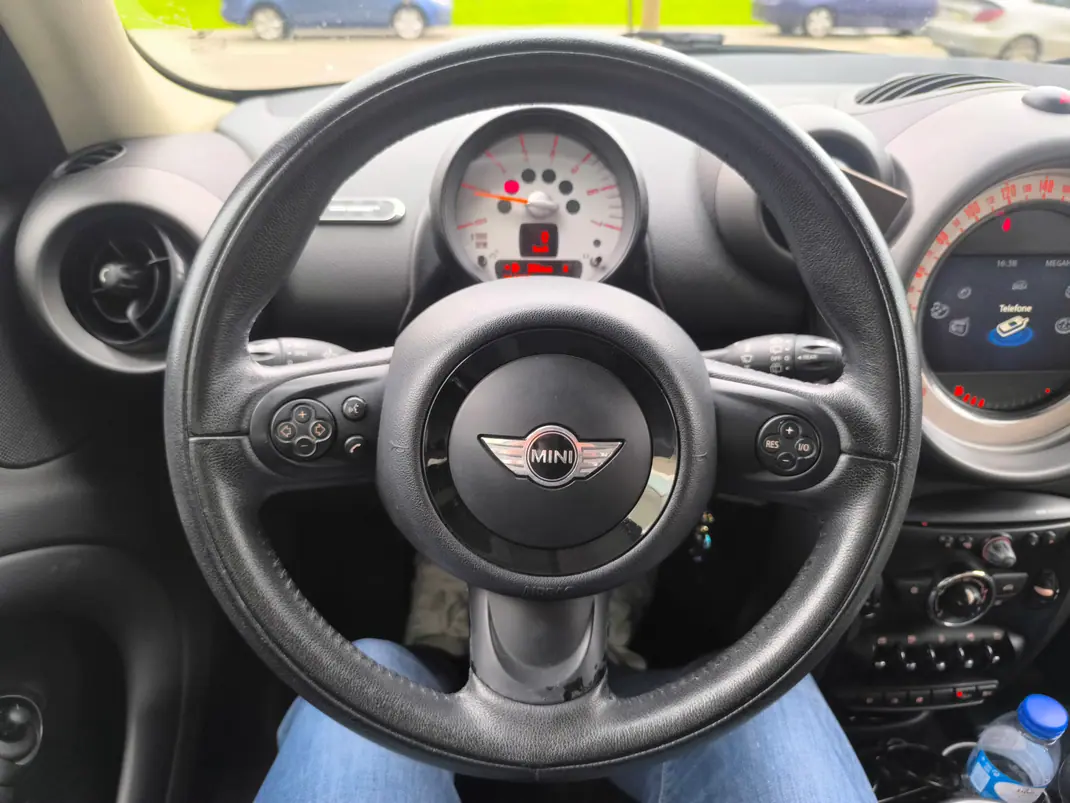 MINI Countryman 2012 - 7350 EUR, 262000 km - AUTO.MOTO.pt - 262000km - foto 6 de 16