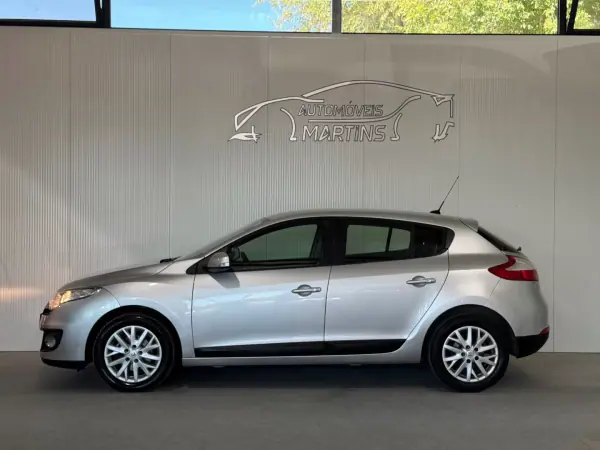 Renault Mégane 2014 - 5990 EUR, 325267 km - AUTO.MOTO.pt - 325267km - foto 6 de 20