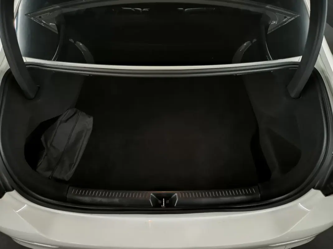 Mercedes-Benz A 250 Limousine 2020 - 25950 EUR, 141000 km - AUTO.MOTO.pt - 141000km - foto 52 de 55