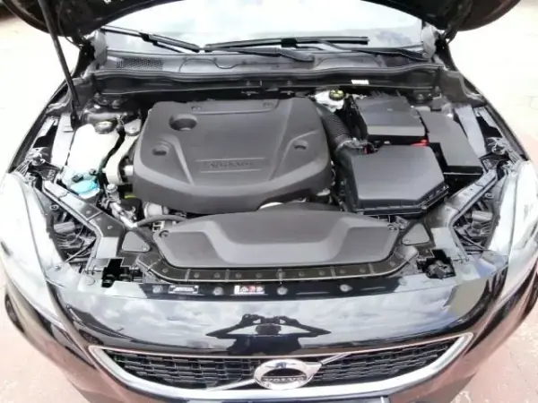 Volvo V40 2017 - 16800 EUR, 170641 km - AUTO.MOTO.pt - 170641km - foto 41 de 41