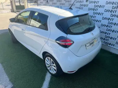 Renault Zoe 2020 - 15250 EUR, 83000 km - AUTO.MOTO.pt - 83000km - foto 9 de 11