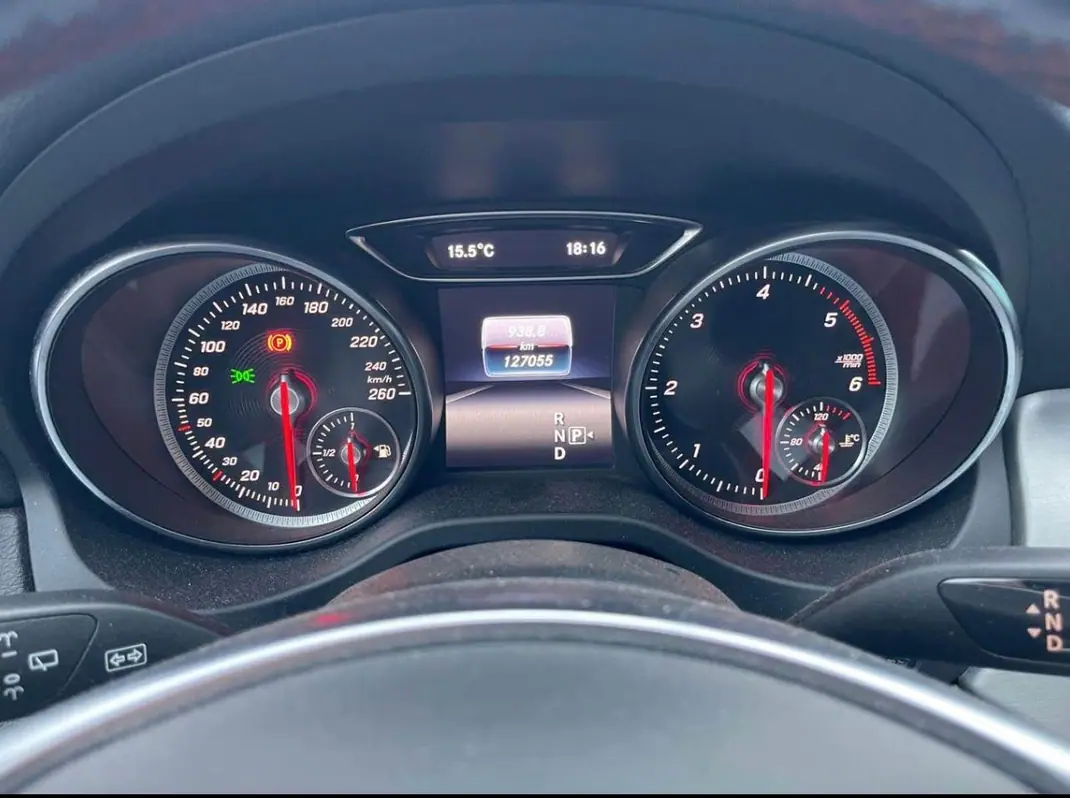 Mercedes-Benz A 220 2018 - 23500 EUR, 130000 km - 130000km - foto 8 de 9