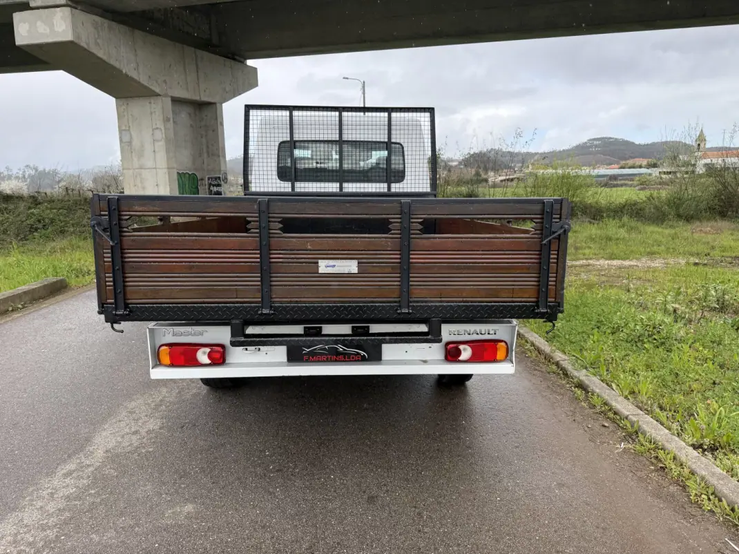 Renault Master 2.3 Dci L3 3.5T 135 cv C.Dupla 2021 - 26750 EUR, 84000 km - AUTO.MOTO.pt - 84000km - foto 10 de 31