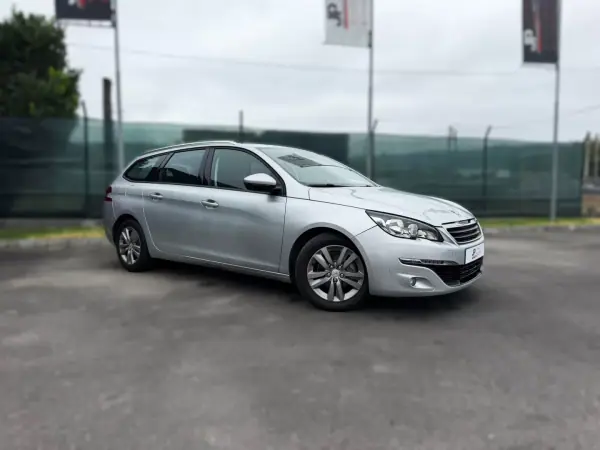 Peugeot 308 SW 2015 - 9750 EUR, 140800 km - AUTO.MOTO.pt - 140800km - foto 4 de 19