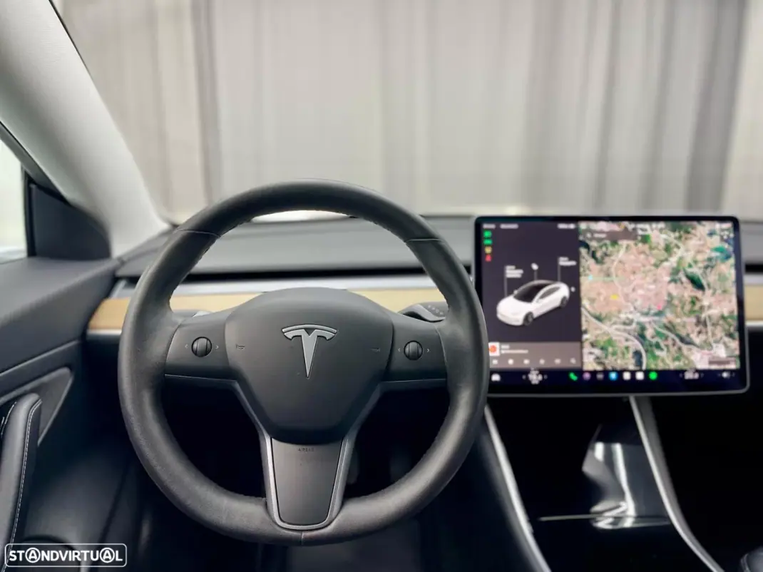 Tesla Model 3 2019 - 19750 EUR, 171400 km - 171400km - foto 15 de 20