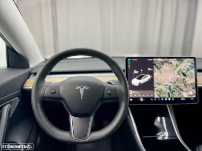 Tesla Model 3 2019 - 19750 EUR, 171400 km - 171400km - foto 15 de 20