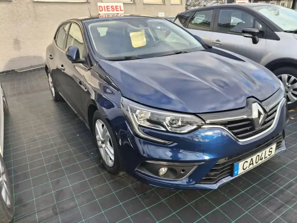 Renault Mégane 2019 - 16990 EUR, 179121 km - AUTO.MOTO.pt - 179121km - foto 10 de 22