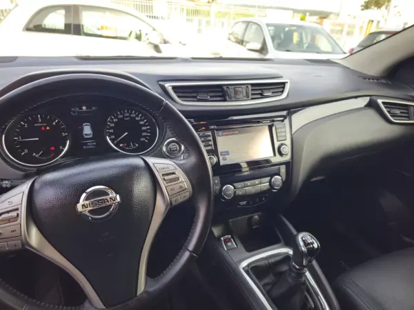 Nissan Qashqai 2016 - 17500 EUR, 101000 km - AUTO.MOTO.pt - 101000km - foto 13 de 15