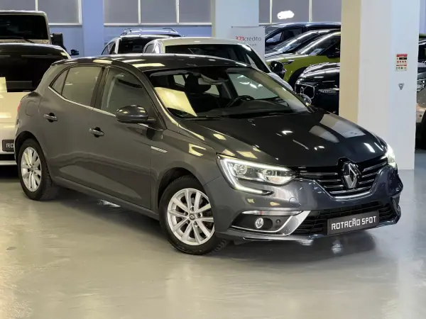 Renault Mégane 2016 - 11990 EUR, 140000 km - AUTO.MOTO.pt - 140000km - foto 31 de 41