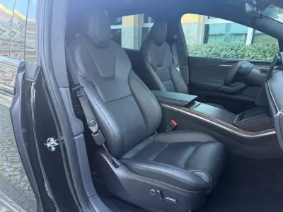 Tesla Model X 2023 - 81890 EUR, 49000 km - AUTO.MOTO.pt - 49000km - foto 25 de 47