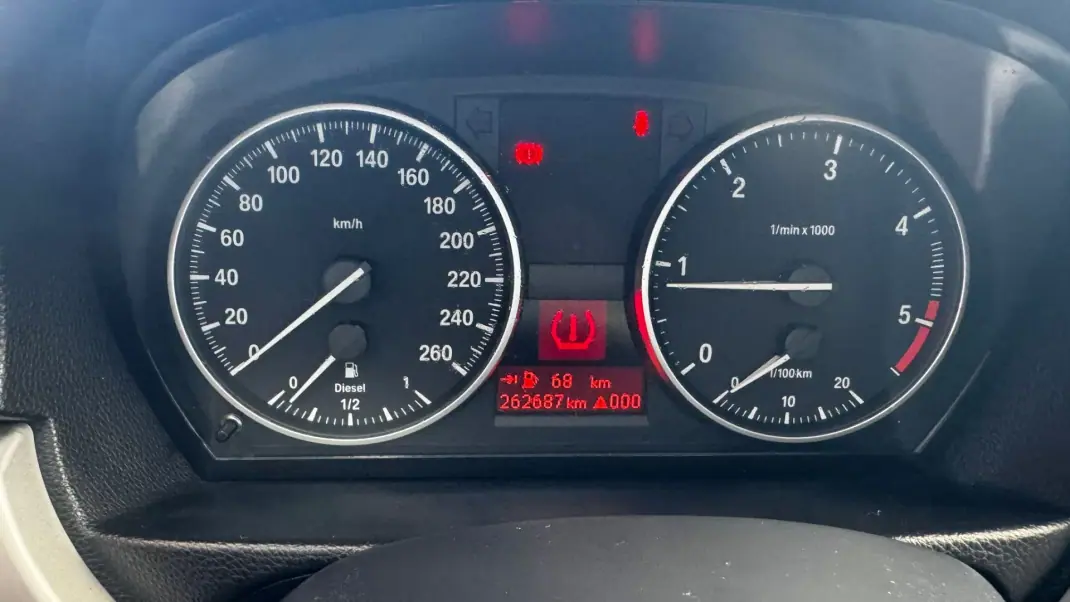 BMW 318 2007 - 8950 EUR, 262687 km - AUTO.MOTO.pt - 262687km - foto 11 de 23