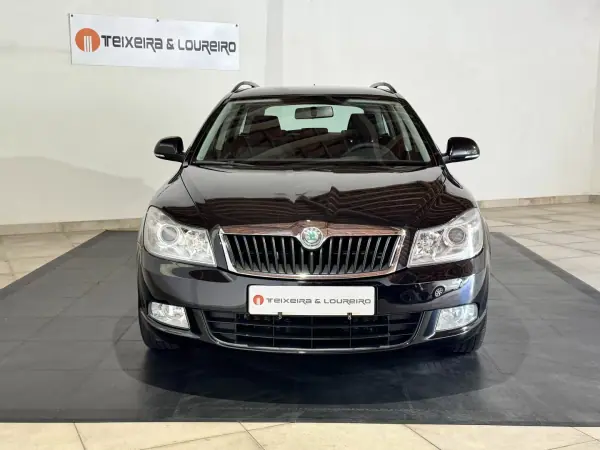 Skoda Octavia Break 2010 - 6900 EUR, 217525 km - AUTO.MOTO.pt - 217525km - foto 2 de 22