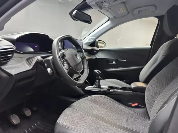Peugeot 208 2024 - 16500 EUR, 65500 km - 65500km - foto 19 de 29