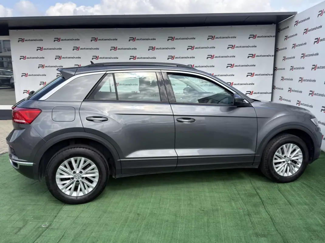 Volkswagen T-Roc 2020 - 19850 EUR, 142560 km - AUTO.MOTO.pt - 142560km - foto 7 de 20