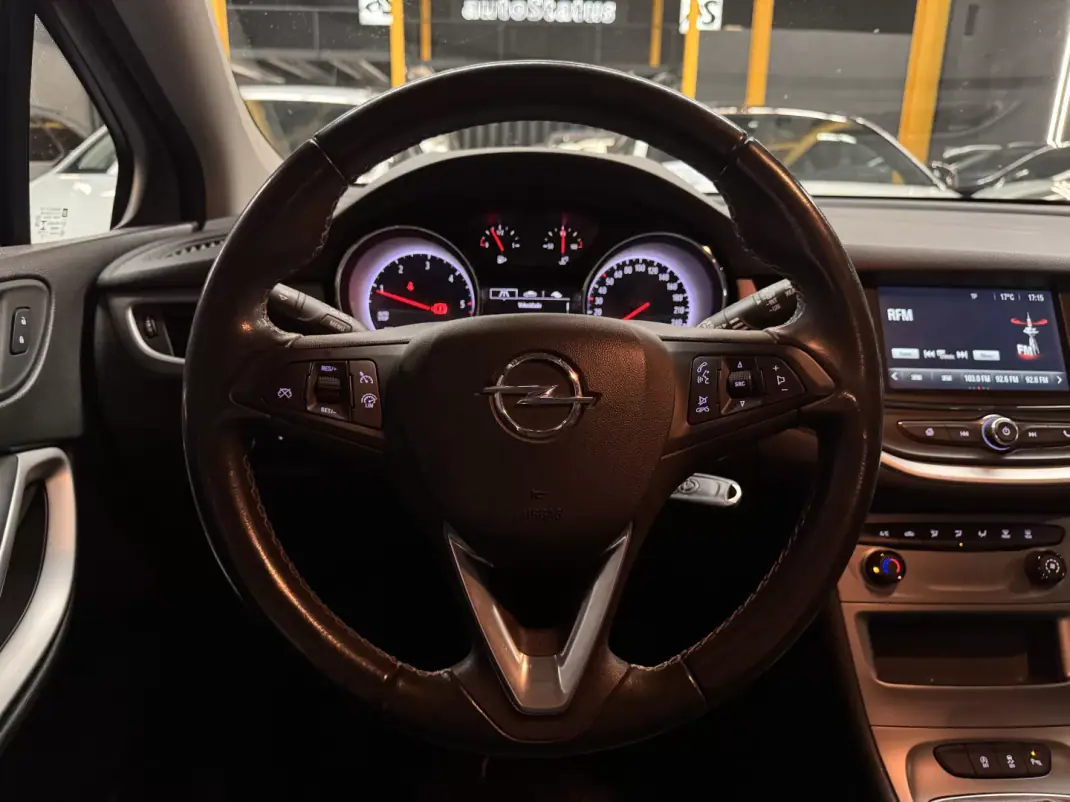 Opel Astra Sports Tourer 2022 - 15490 EUR, 84400 km - AUTO.MOTO.pt - 84400km - foto 17 de 34