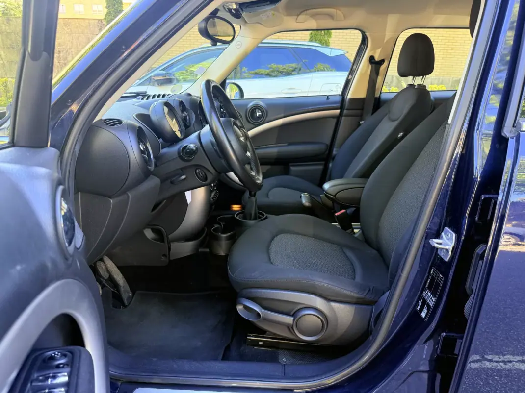 MINI Countryman 2016 - 10950 EUR, 221000 km - AUTO.MOTO.pt - 221000km - foto 9 de 13