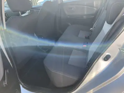 Toyota Yaris 2020 - 13900 EUR, 129600 km - AUTO.MOTO.pt - 129600km - foto 10 de 16