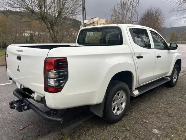 Mitsubishi L200 2022 - 29900 EUR, 136000 km - AUTO.MOTO.pt - 136000km - foto 5 de 12
