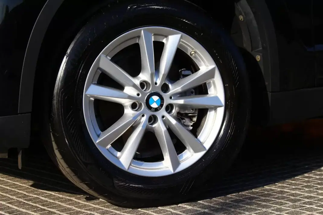 BMW X5 2018 - 24450 EUR, 191000 km - AUTO.MOTO.pt - 191000km - foto 3 de 26