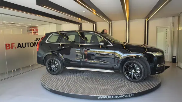 Volvo XC 90 2016 - 27900 EUR, 185393 km - AUTO.MOTO.pt - 185393km - foto 9 de 58
