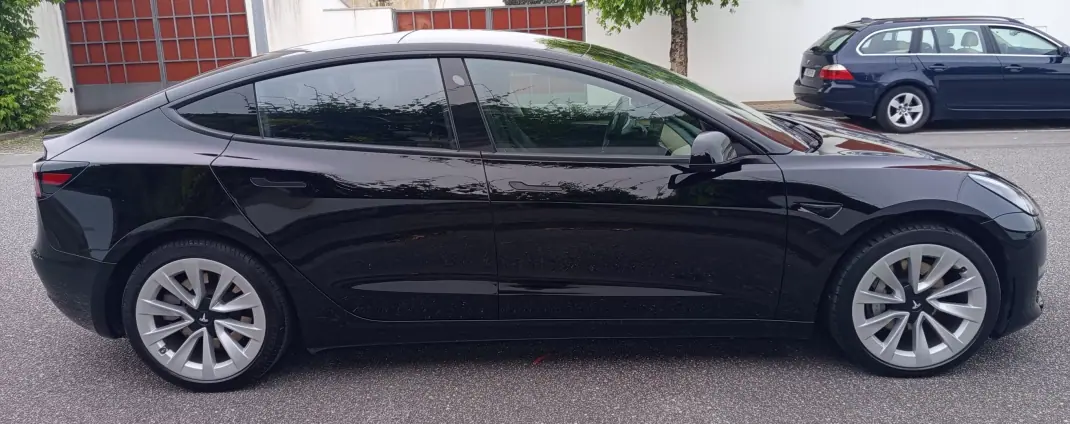 Tesla Model 3 2021 - 28990 EUR, 64400 km - AUTO.MOTO.pt - 64400km - foto 4 de 16