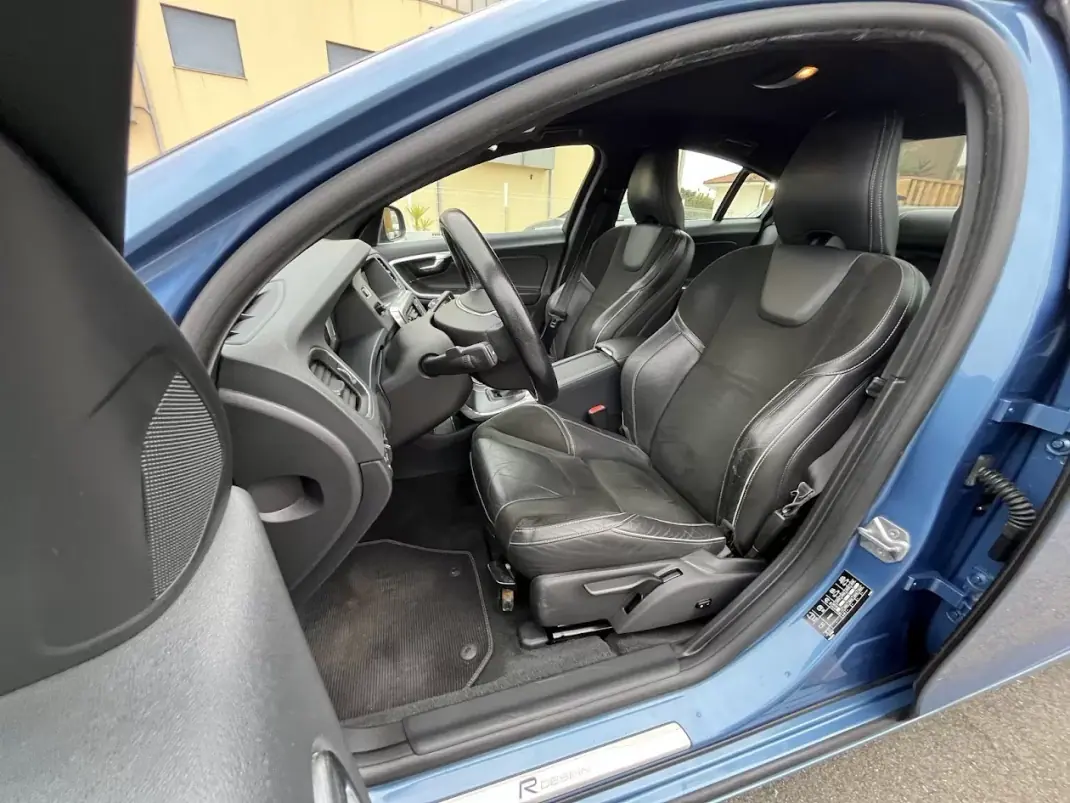 Volvo S60 2015 - 11950 EUR, 225000 km - AUTO.MOTO.pt - 225000km - foto 25 de 53