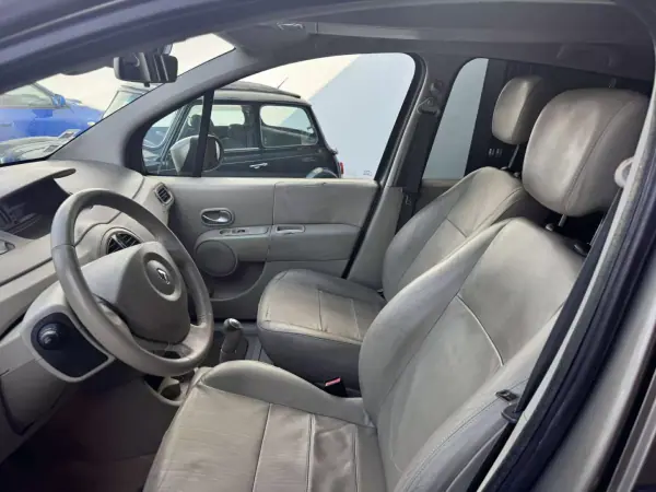 Renault Modus 2008 - 5990 EUR, 200200 km - AUTO.MOTO.pt - 200200km - foto 9 de 12