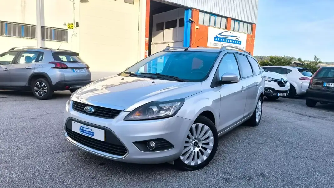 Ford Focus SW 2009 - 5500 EUR, 226000 km - AUTO.MOTO.pt - 226000km - foto 10 de 16