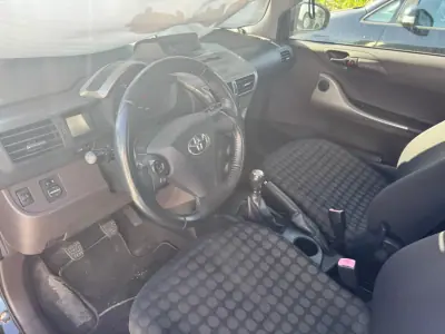 Toyota iQ 2009 - 5990 EUR, 79000 km - 79000km - foto 5 de 8