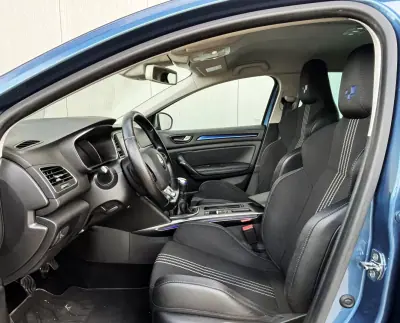Renault Mégane Sport Tourer 2017 - 13990 EUR, 115000 km - AUTO.MOTO.pt - 115000km - foto 9 de 43