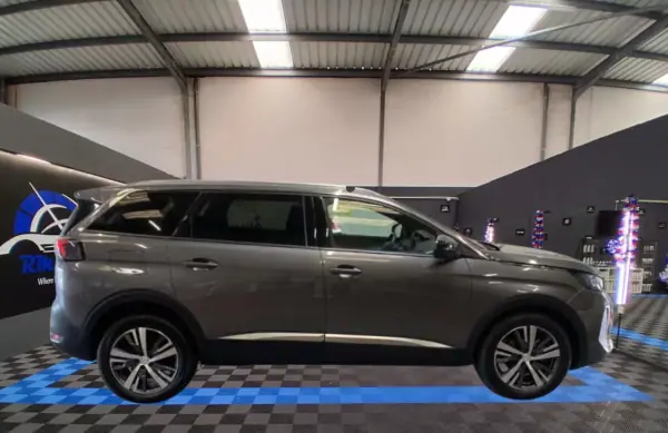 Peugeot 5008 2024 - 18990 EUR, 86826 km - AUTO.MOTO.pt - 86826km - foto 4 de 17