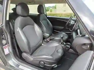 MINI Sd 2012 - 9950 EUR, 205500 km - AUTO.MOTO.pt - 205500km - foto 8 de 9