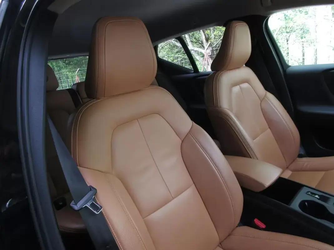 Volvo XC 40 2019 - 29490 EUR, 70000 km - AUTO.MOTO.pt - 70000km - foto 40 de 60