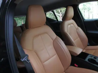 Volvo XC 40 2019 - 29490 EUR, 70000 km - AUTO.MOTO.pt - 70000km - foto 40 de 60
