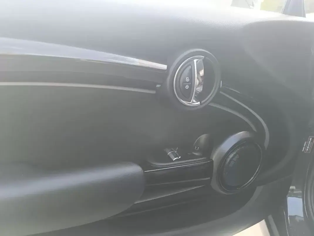 MINI 3 Portas 2016 - 16000 EUR, 232000 km - AUTO.MOTO.pt - 232000km - foto 22 de 46