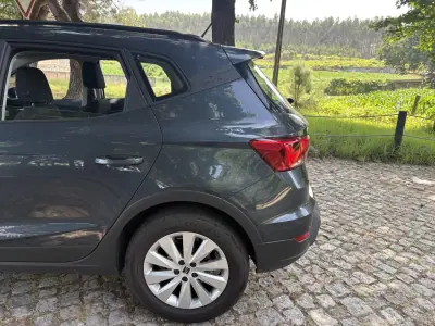 SEAT Arona 2025 - 22000 EUR, 10000 km - AUTO.MOTO.pt - 10000km - foto 5 de 27