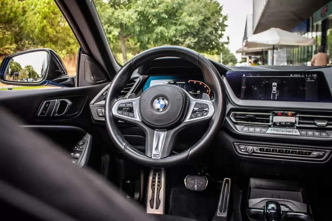 BMW M235i Gran Coupé 2020 - 39000 EUR, 74219 km - AUTO.MOTO.pt - 74219km - foto 45 de 57