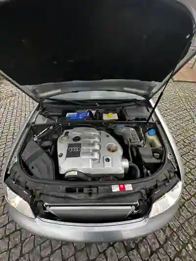 Audi A4 2001 - 3000 EUR, 456000 km - AUTO.MOTO.pt - 456000km - foto 10 de 11