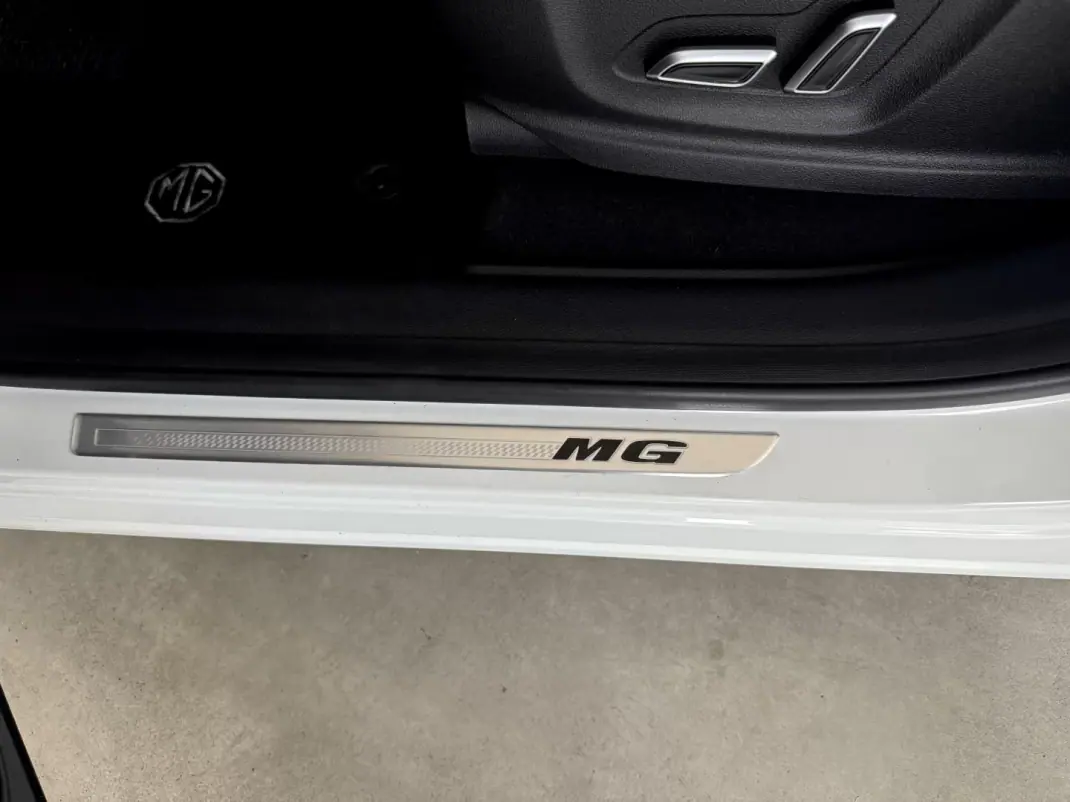 MG EHS 2021 - 20999 EUR, 83000 km - 83000km - foto 72 de 122
