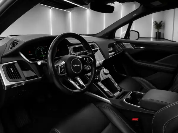 Jaguar I-Pace 2020 - 30900 EUR, 120000 km - AUTO.MOTO.pt - 120000km - foto 6 de 10