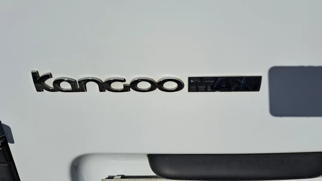Renault Kangoo 1.5 DCi Maxi 2019 - 18900 EUR, 210580 km - AUTO.MOTO.pt - 210580km - foto 27 de 28