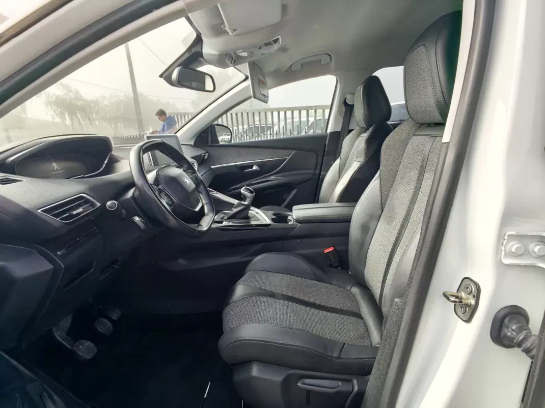 Peugeot 3008 2020 - 19900 EUR, 98000 km - AUTO.MOTO.pt - 98000km - foto 22 de 28