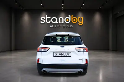 Ford Kuga 2023 — foto 3 de 15