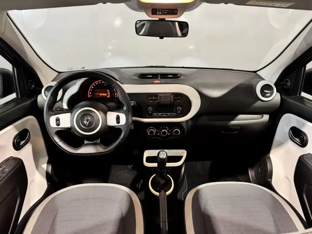 Renault Twingo 2015 - 7900 EUR, 124650 km - 124650km - foto 3 de 42