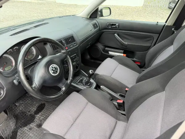 Volkswagen Golf 2003 - 2999 EUR, 191121 km - AUTO.MOTO.pt - 191121km - foto 19 de 25