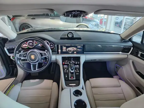 Porsche Panamera 2017 - 67750 EUR, 99900 km - AUTO.MOTO.pt - 99900km - foto 20 de 46