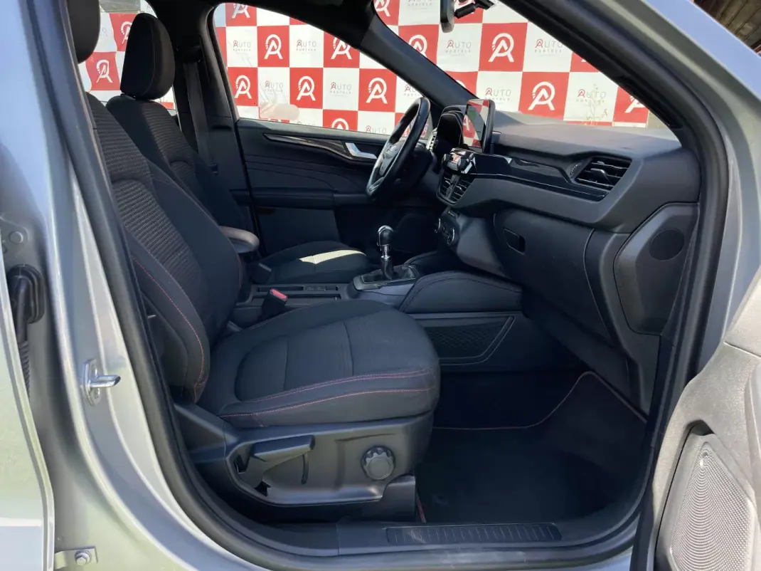 Ford Kuga 2022 - 17990 EUR, 85480 km - AUTO.MOTO.pt - 85480km - foto 12 de 22