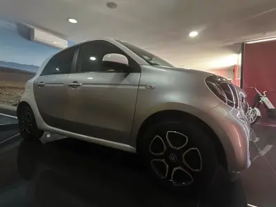 Smart ForFour 2018 - 10950 EUR, 118372 km - AUTO.MOTO.pt - 118372km - foto 7 de 21